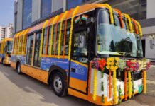 40 JBM e-buses flagged off in Ahmedabad on I-day