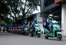 Flipkart reaches 10,000 EVs in delivery fleet, paving the way for 100% electric logistics by 2030