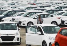 Passenger vehicle retail sales reached a new high in October, totaling 4.78 lakh units