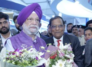 Jio-bp launches engine-cleaning ACTIVE technology petrol at India Energy Week 2026