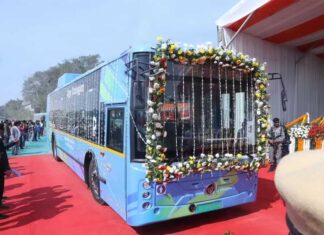 Delhi CM flags off 200 Electric Buses, strengthens clean public transport push