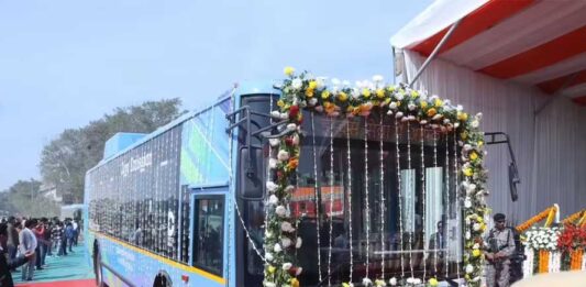 Delhi CM flags off 200 Electric Buses, strengthens clean public transport push