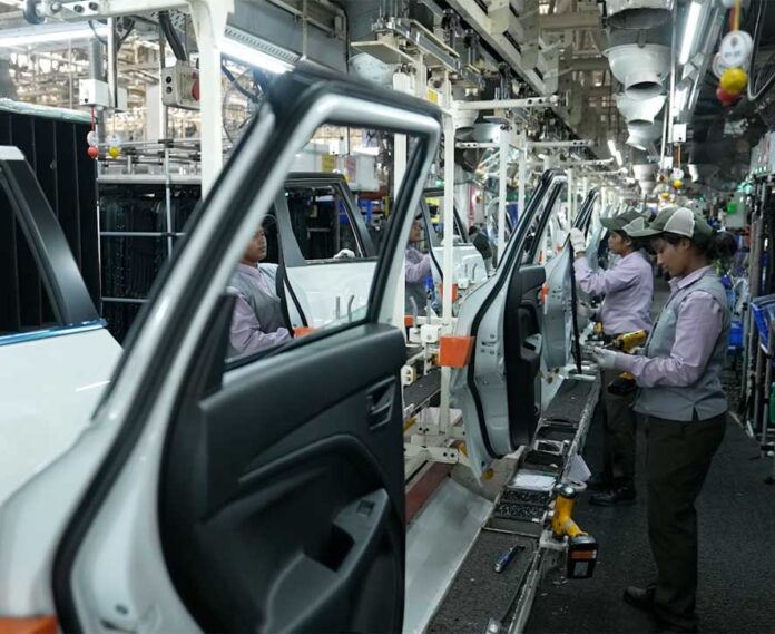 Maruti-Women-at-work