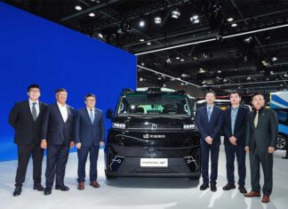 WeRide, Geely Farizon and Kwoon Chung partner to develop right-hand-drive robotaxis