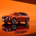 Cadillac XT5 PHEV debuts in China with Momenta R7 World Model