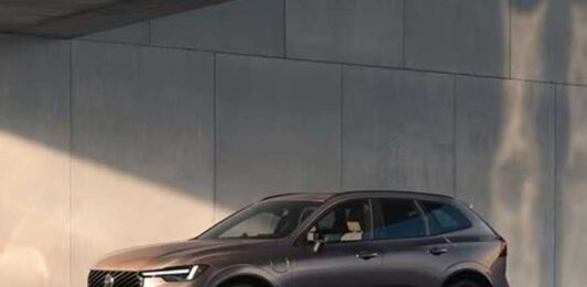 Volvo Cars launches Long-Range Plug-In Hybrid Variants of XC60 and XC90 SUVs
